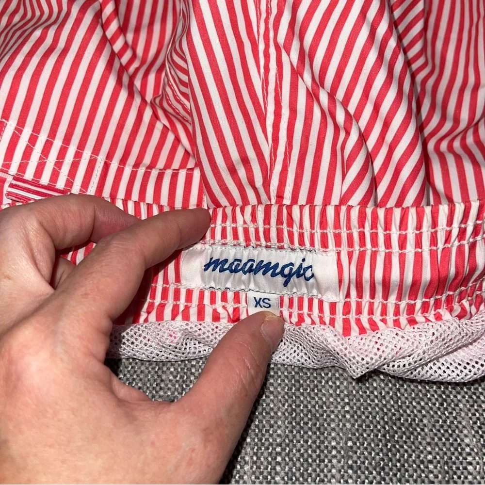 Men’s | Size Small Swim Trunks | Coral/white
